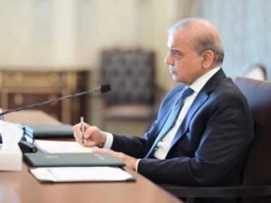 7 لاکھ بچوں کو میرٹ پر لیپ ٹاپ دیے، ماضی میں اس بات پر رشوت دینے کا طعنہ دیا جاتا تھا: وزیراعظم