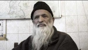 خودکش دھماکے میں متاثرہ عبدالستار ایدھی کا مجسمہ دوبارہ ایدھی چوک پر نصب، تین ماہ میں تیاری مکمل