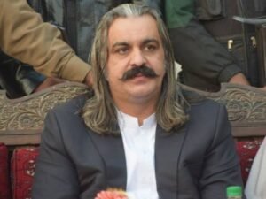 پی ٹی آئی کی پارلیمانی سیاست میں گنڈا پور کی واپسی، مذاکراتی عمل میں صوبے کا نمائندہ نامزد کرنے کا فیصلہ
