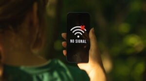 قومی اسمبلی قائمہ کمیٹی غیر معیاری موبائل سروس پر برہم، ٹیلی کام کمپنیوں کو طلب کرلیا