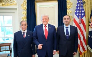 صدر ٹرمپ نے دورۂ ایران سے قبل فیلڈ مارشل سے ٹیلی فون پر بات کی تھی؛ رائٹرز