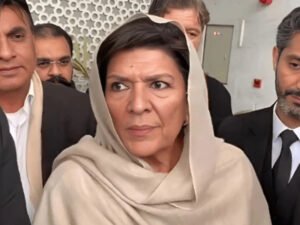 احتجاج کیس: علیمہ خان کیخلاف فیصلہ موخر، جج چھٹیوں پر چلے گئے