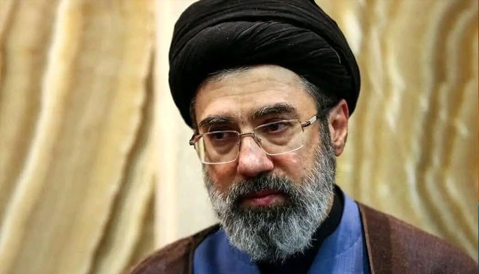 ڈالر پر انحصار ختم اور دشمن کے بیانیے کو قومی اتحاد سے شکست دیں گے؛ ایرانی سپریم لیڈر